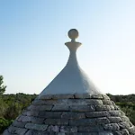 Idyllischer Trullo Mit Pool Carovigno