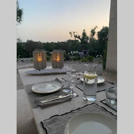 Idyllischer Trullo Mit Pool Carovigno